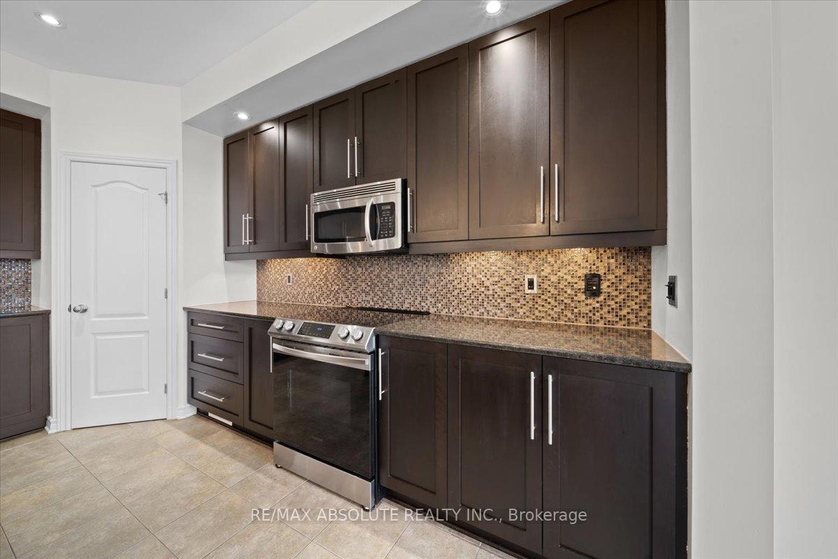 Photo 9 of 1084 Northgraves Crescent, Ottawa, Kanata - Emerald Meadows/Trailwest — HOMEH