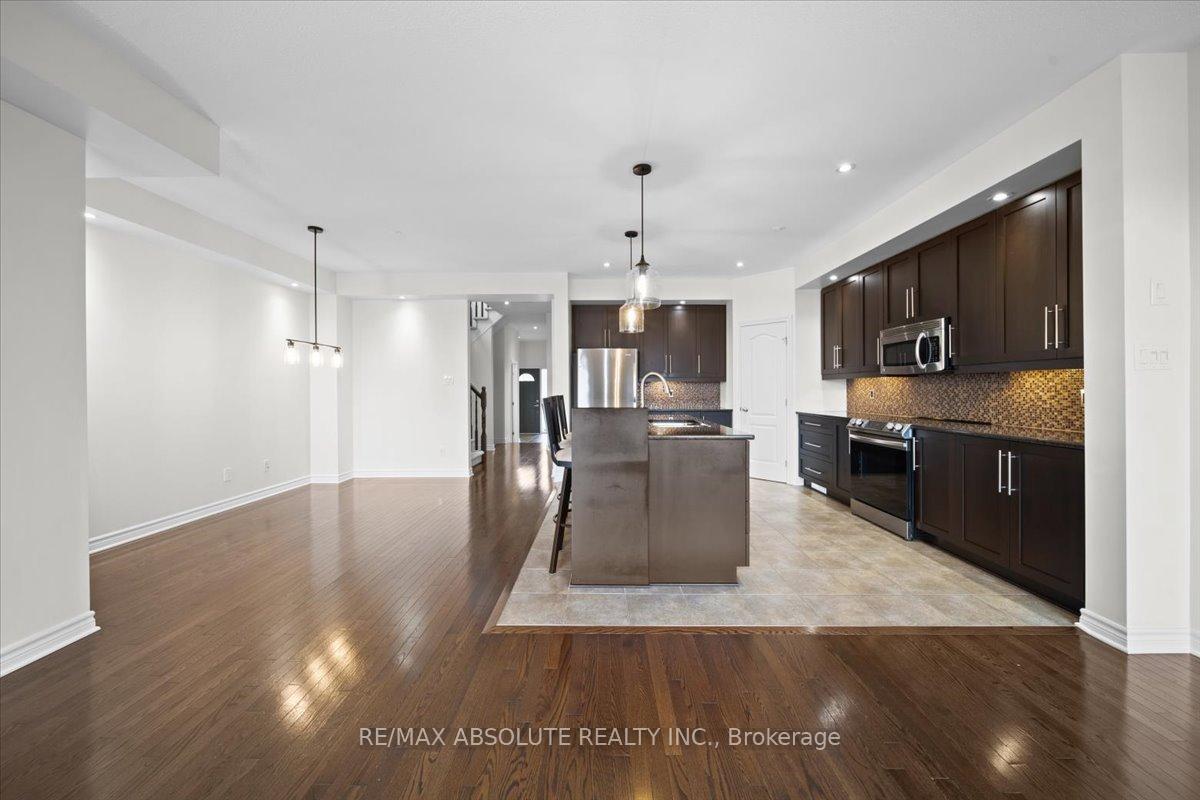 Photo 11 of 1084 Northgraves Crescent, Ottawa, Kanata - Emerald Meadows/Trailwest — HOMEH