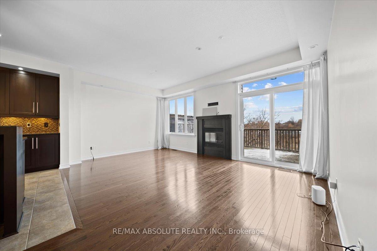 Photo 13 of 1084 Northgraves Crescent, Ottawa, Kanata - Emerald Meadows/Trailwest — HOMEH