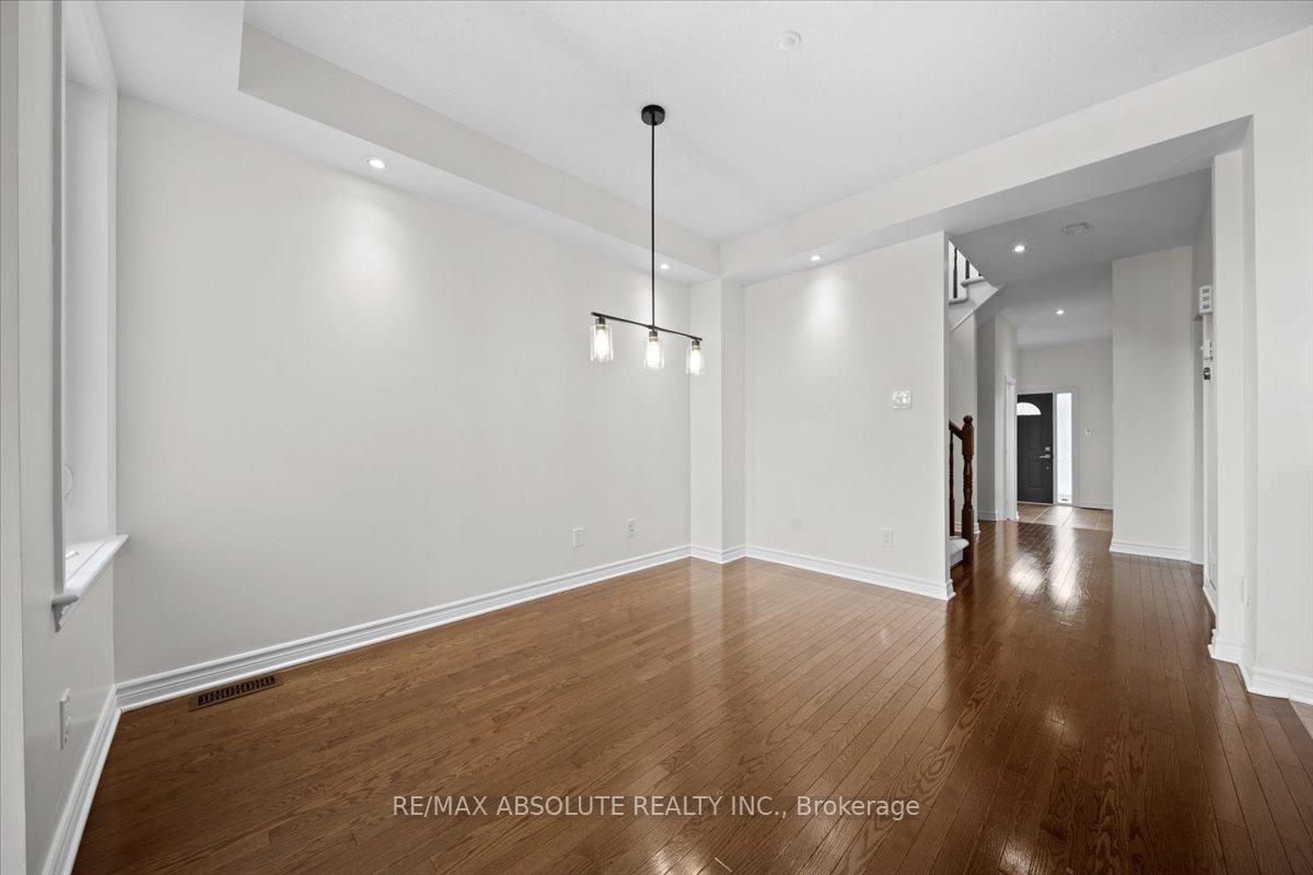 Photo 15 of 1084 Northgraves Crescent, Ottawa, Kanata - Emerald Meadows/Trailwest — HOMEH