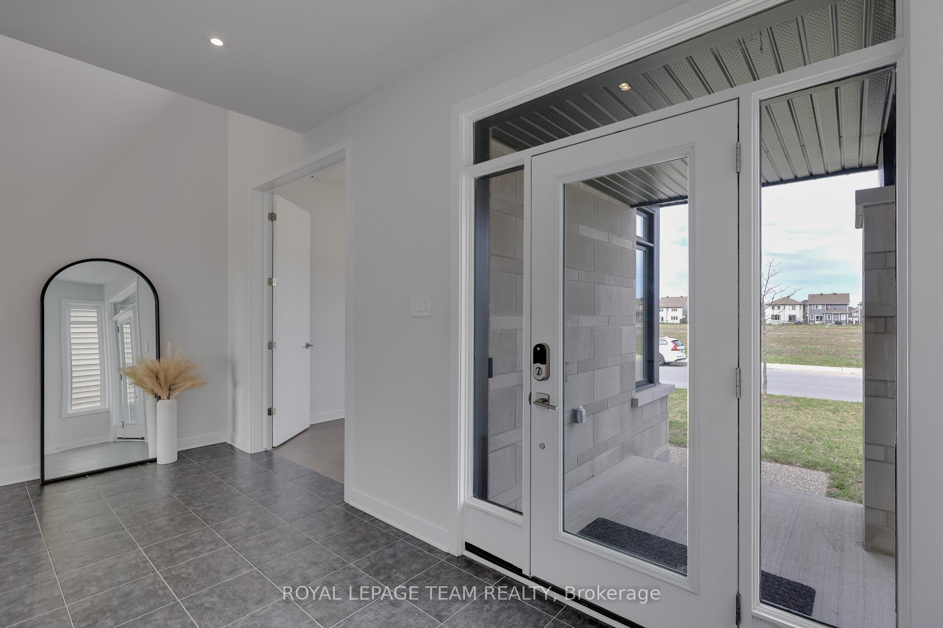 Photo 4 of 611 Triangle Street, Ottawa, Kanata - Emerald Meadows/Trailwest — HOMEH
