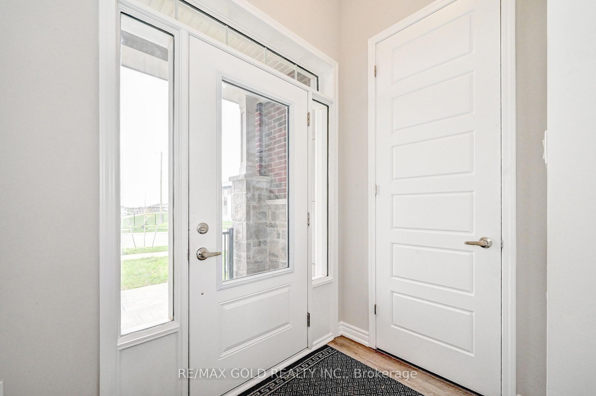 Photo 3 of 104 Forestwalk Street, Kitchener — HOMEH