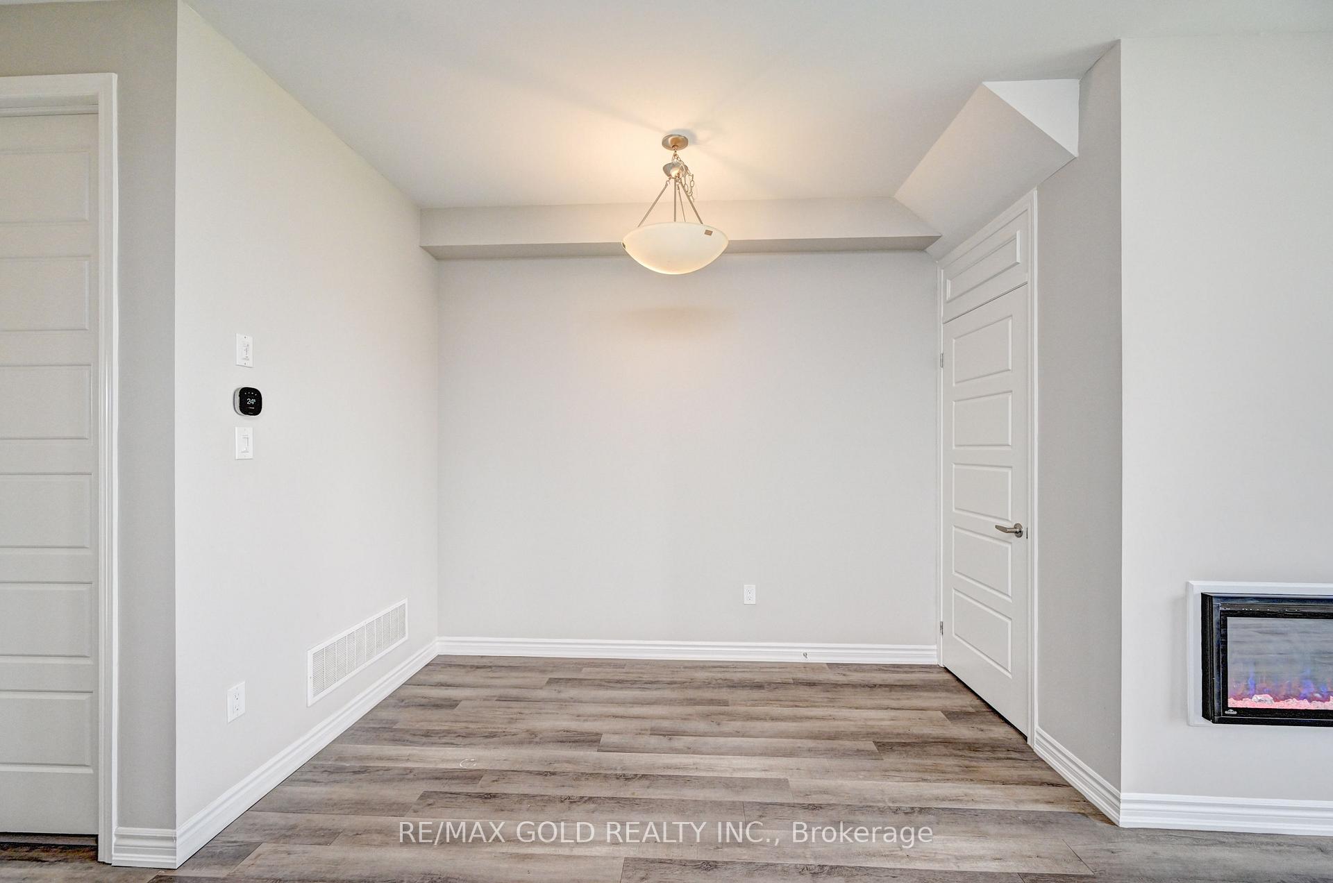 Photo 6 of 104 Forestwalk Street, Kitchener — HOMEH