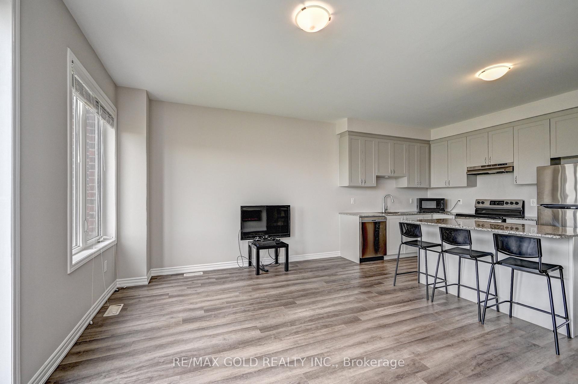 Photo 9 of 104 Forestwalk Street, Kitchener — HOMEH