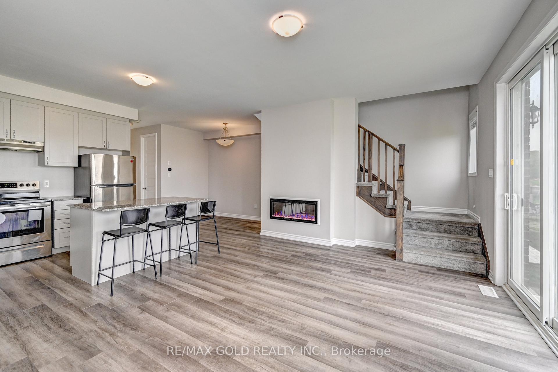Photo 10 of 104 Forestwalk Street, Kitchener — HOMEH