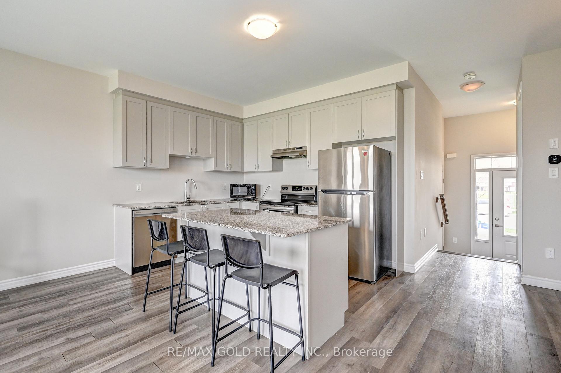 Photo 12 of 104 Forestwalk Street, Kitchener — HOMEH