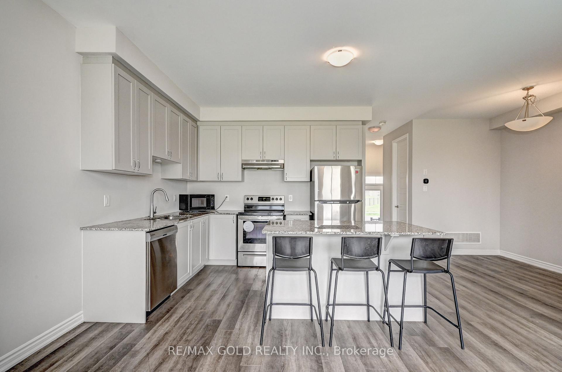 Photo 13 of 104 Forestwalk Street, Kitchener — HOMEH