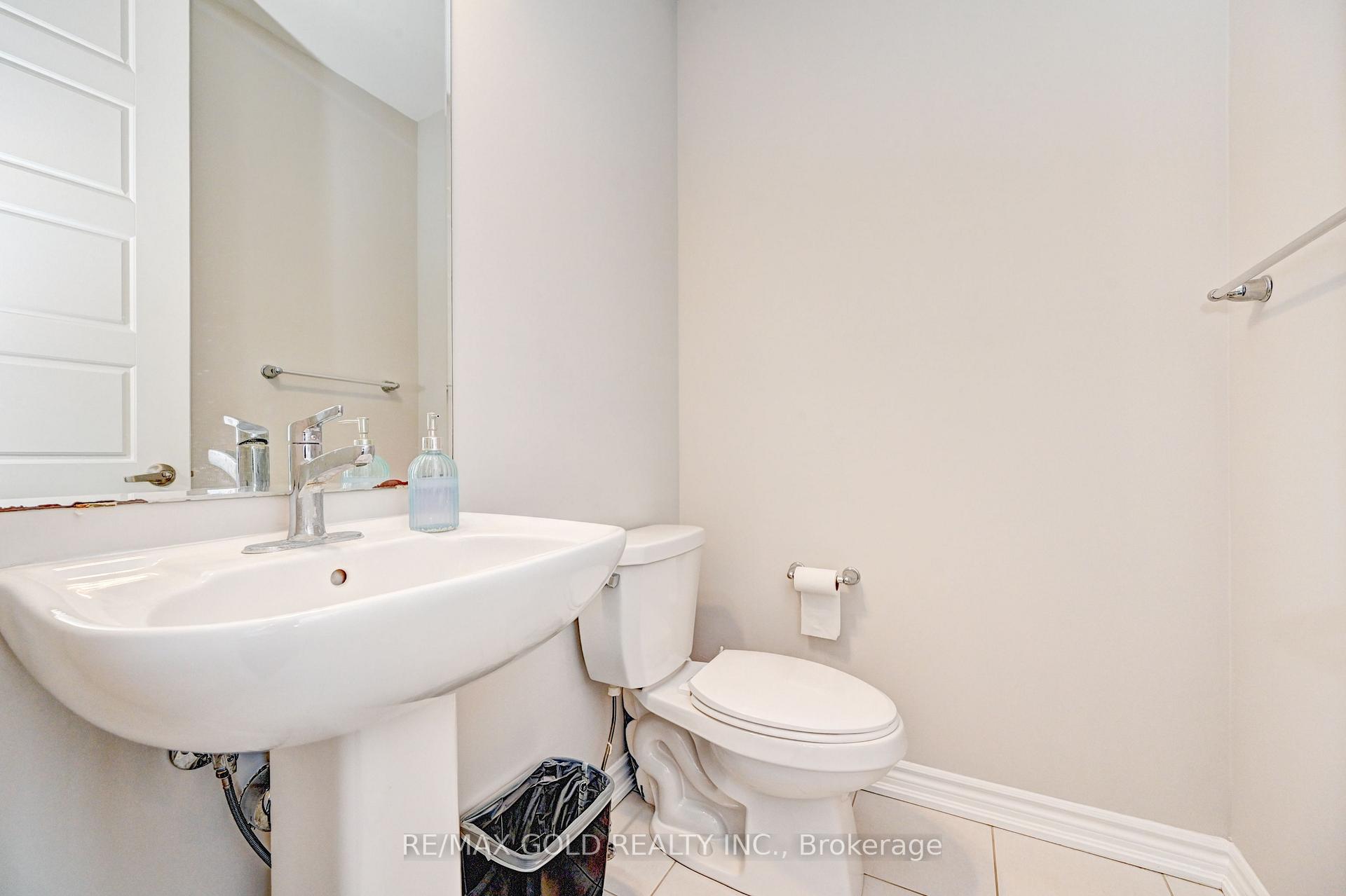 Photo 15 of 104 Forestwalk Street, Kitchener — HOMEH