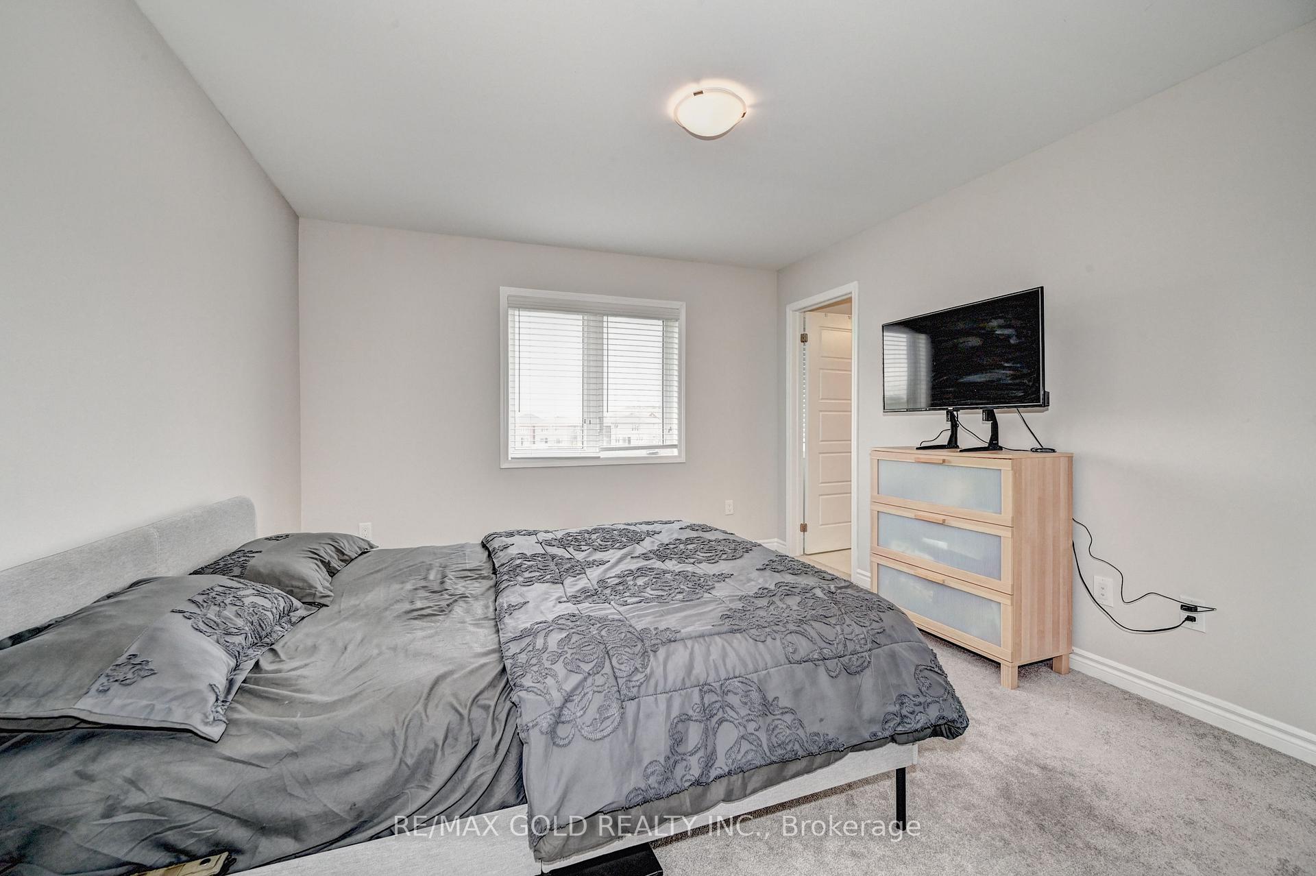 Photo 17 of 104 Forestwalk Street, Kitchener — HOMEH