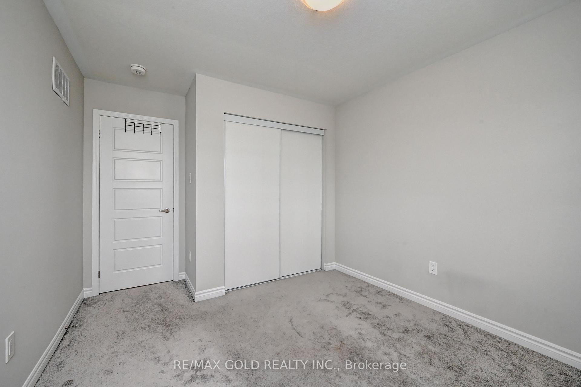 Photo 24 of 104 Forestwalk Street, Kitchener — HOMEH