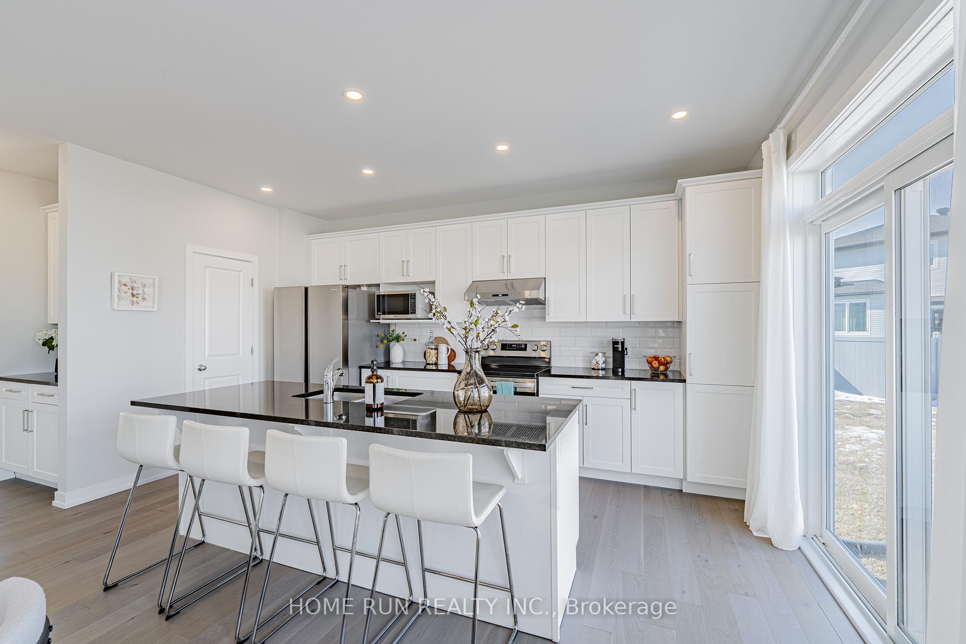 Photo 12 of 408 Gidran Circle, Ottawa, Kanata - Emerald Meadows/Trailwest — HOMEH