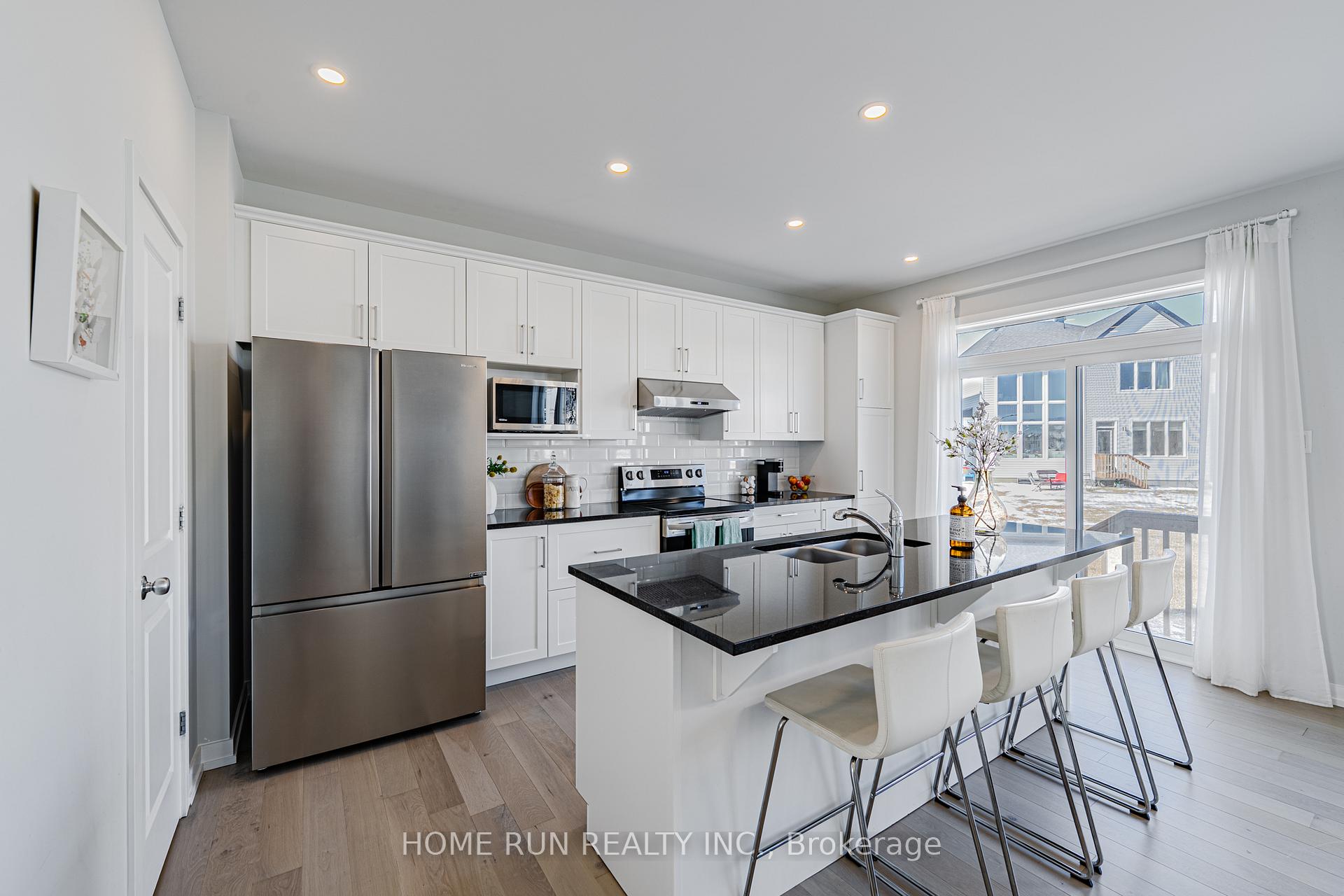 Photo 13 of 408 Gidran Circle, Ottawa, Kanata - Emerald Meadows/Trailwest — HOMEH