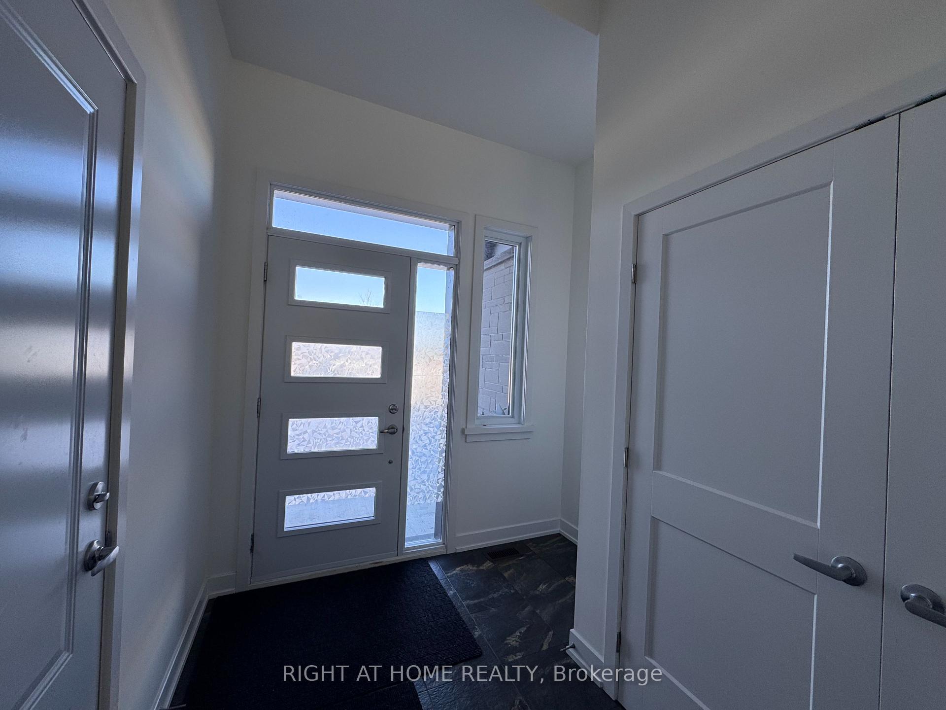 Photo 2 of 4830 Abbott Street E, Ottawa, Kanata - Emerald Meadows/Trailwest — HOMEH