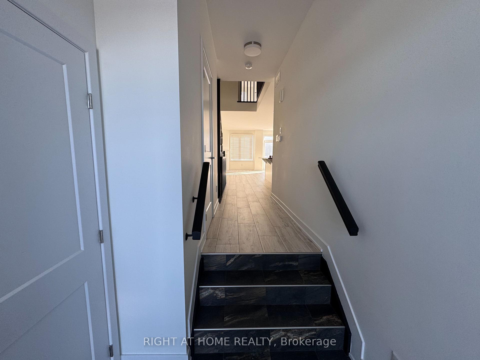 Photo 4 of 4830 Abbott Street E, Ottawa, Kanata - Emerald Meadows/Trailwest — HOMEH