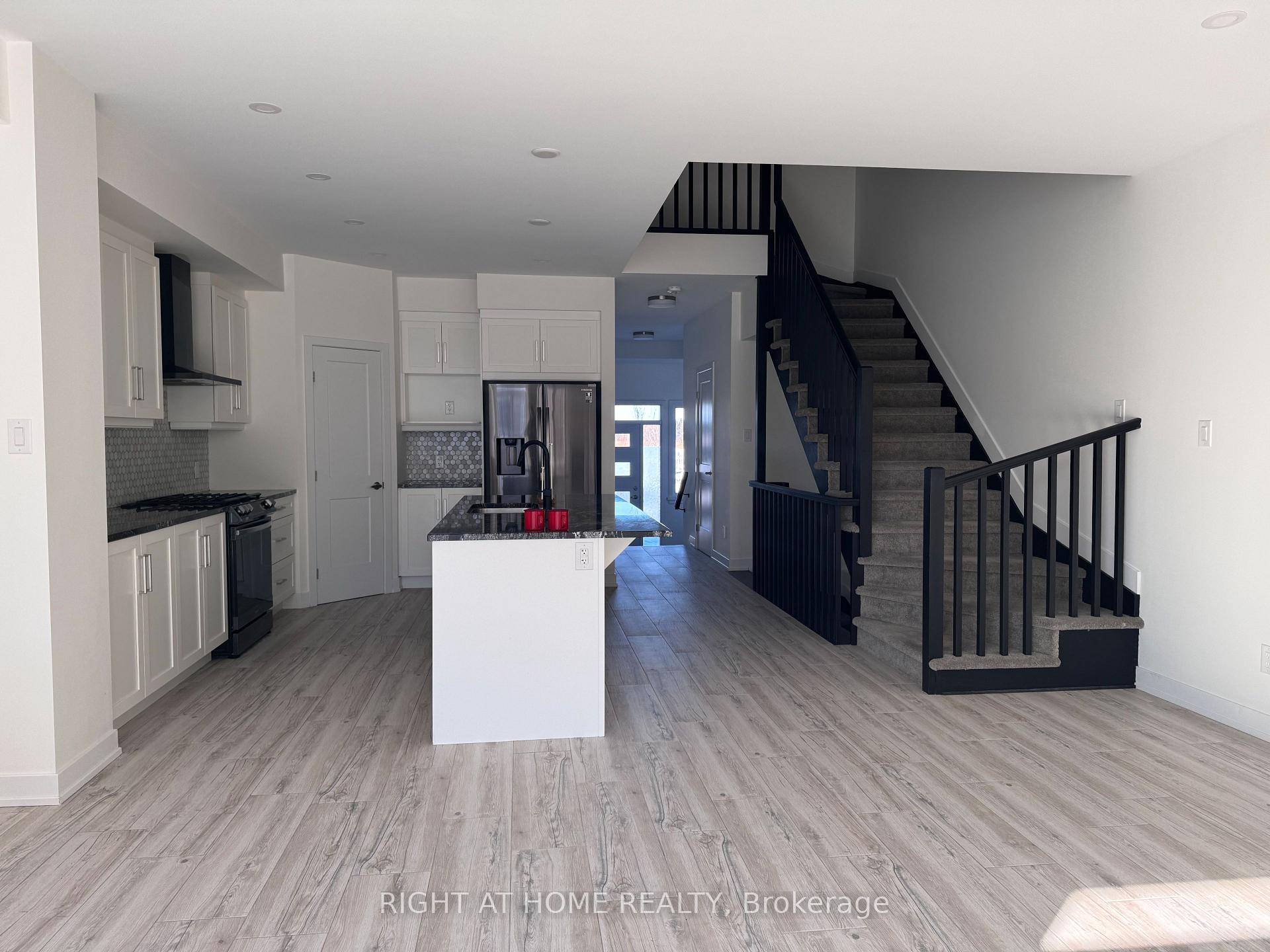 Photo 6 of 4830 Abbott Street E, Ottawa, Kanata - Emerald Meadows/Trailwest — HOMEH
