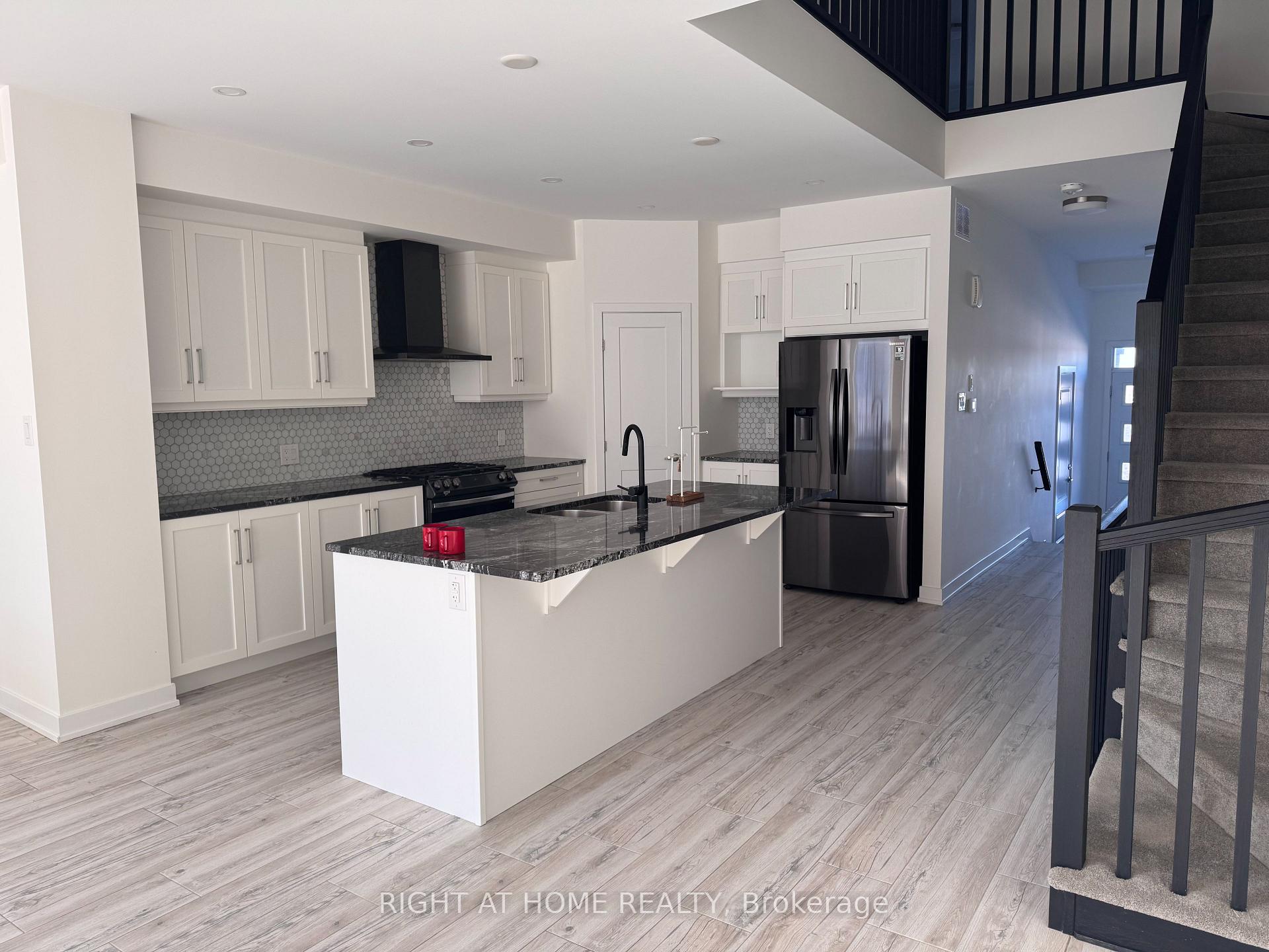 Photo 7 of 4830 Abbott Street E, Ottawa, Kanata - Emerald Meadows/Trailwest — HOMEH