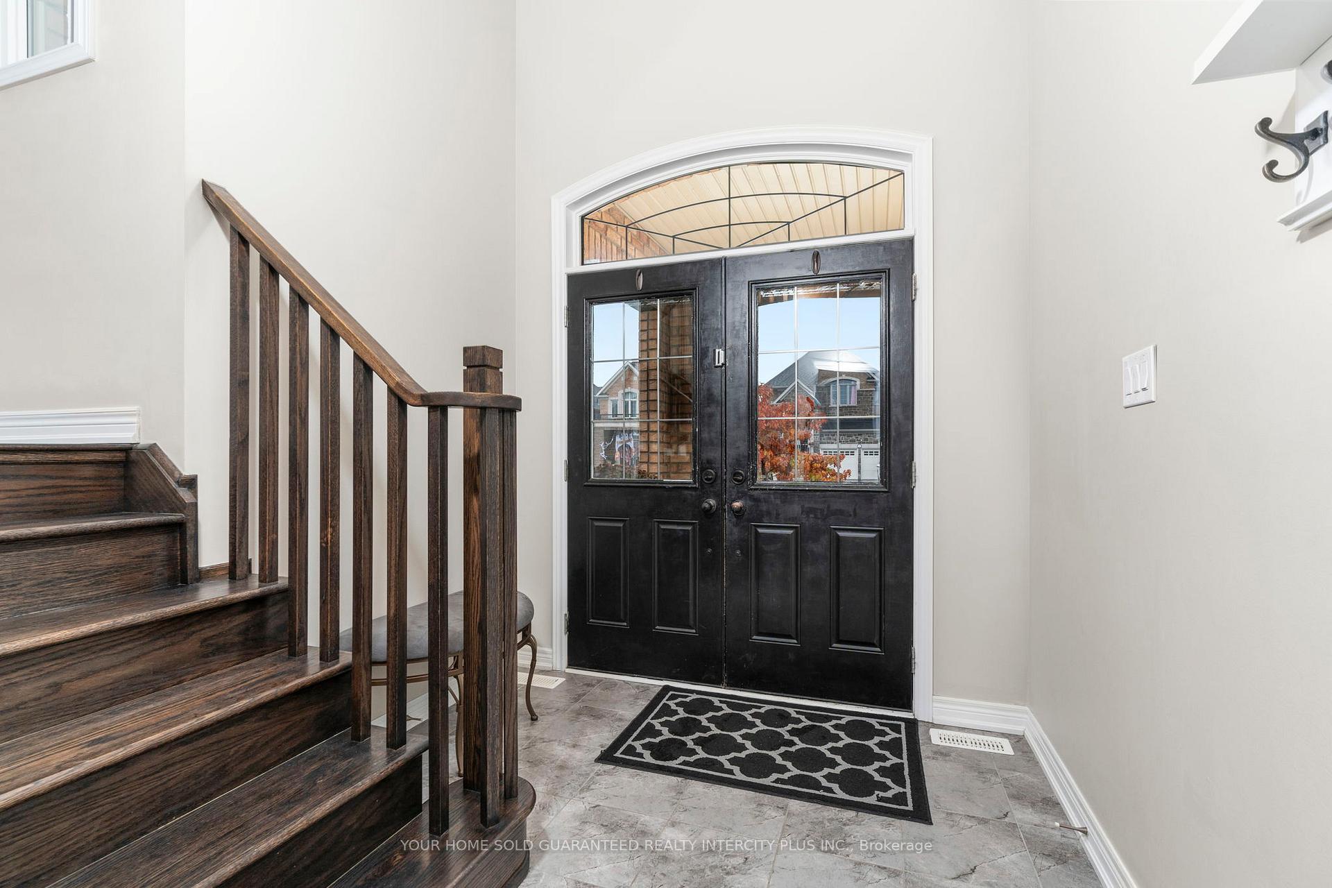 Photo 3 of 2061 Webster Boulevard, Innisfil, Alcona — HOMEH