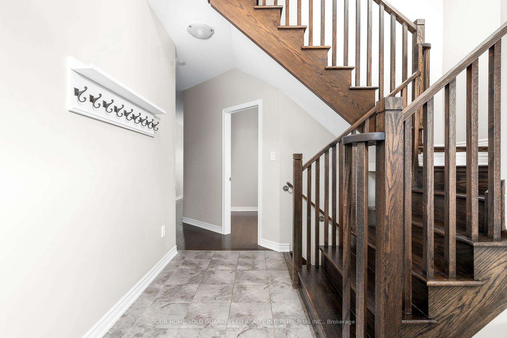 Photo 4 of 2061 Webster Boulevard, Innisfil, Alcona — HOMEH