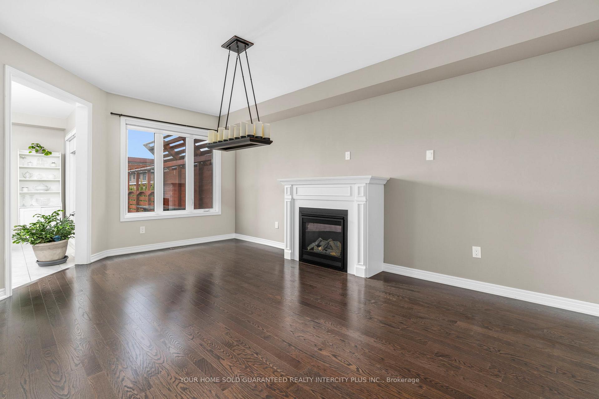 Photo 9 of 2061 Webster Boulevard, Innisfil, Alcona — HOMEH