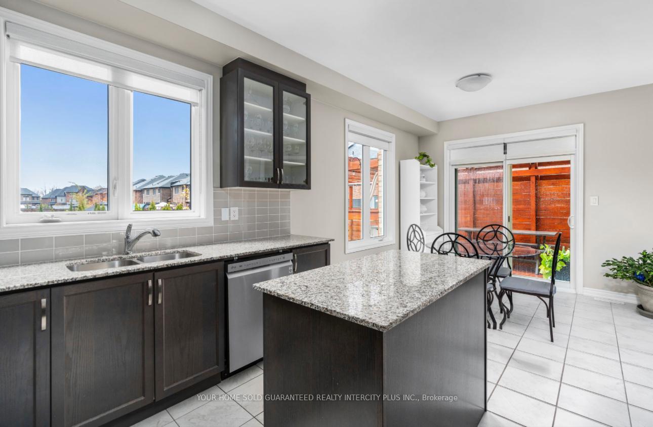 Photo 13 of 2061 Webster Boulevard, Innisfil, Alcona — HOMEH