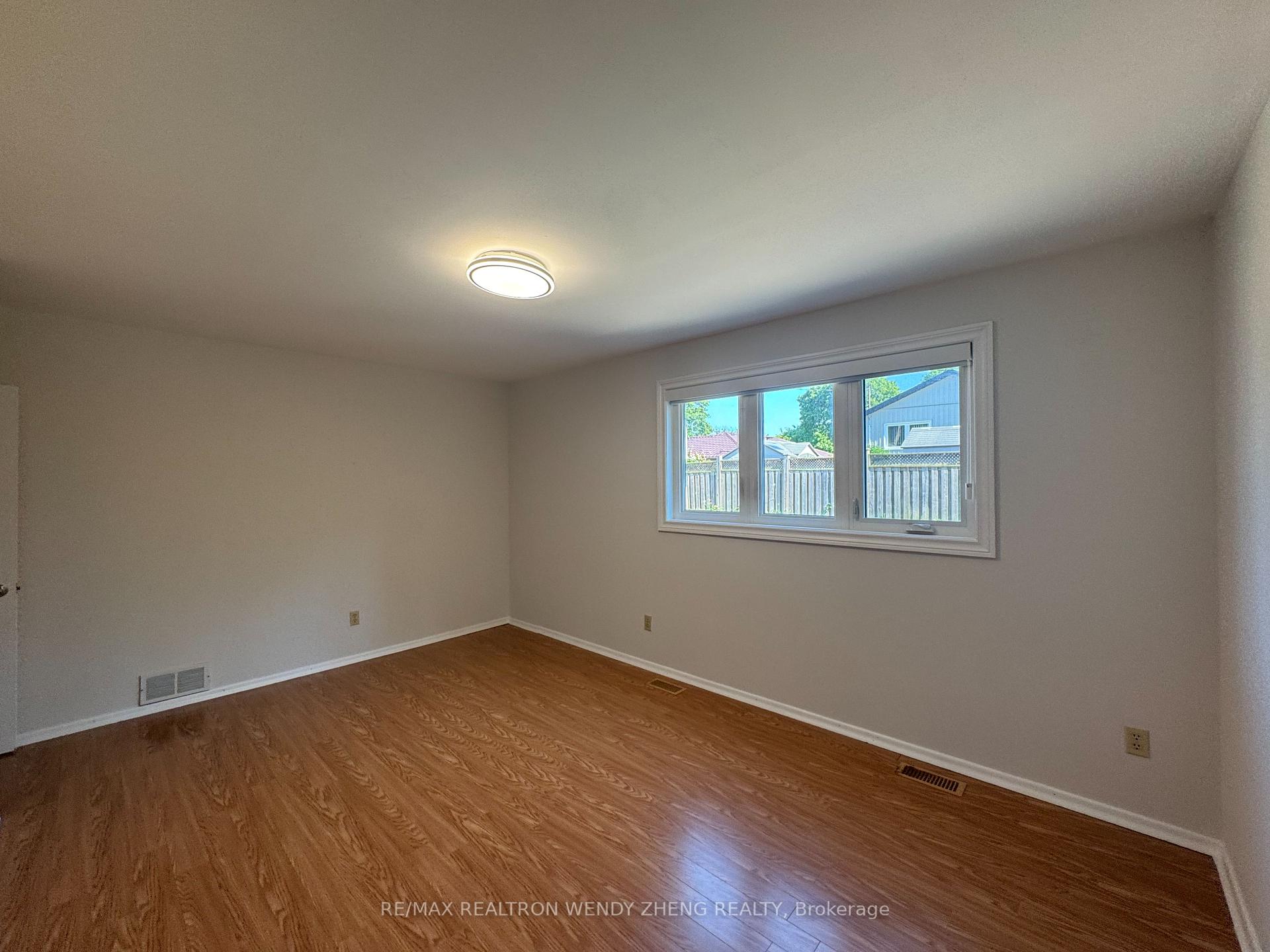 Photo 3 of 33 Southdale Drive, Markham, Bullock — HOMEH