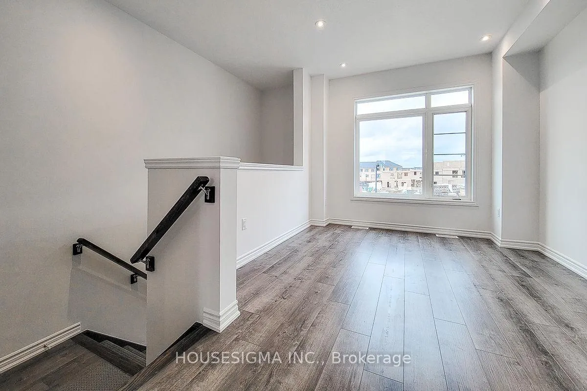 Photo 3 of Unit 33, 61 Soho Street, Hamilton, Stoney Creek Mountain — HOMEH
