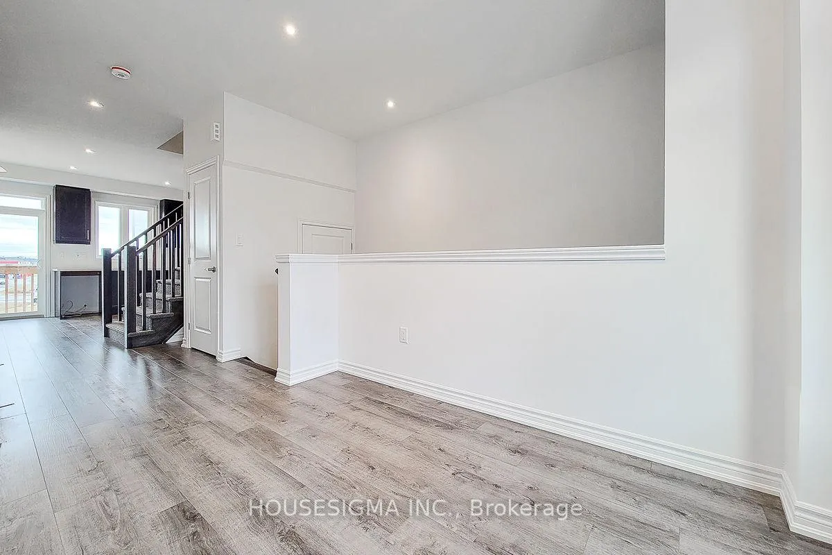 Photo 4 of Unit 33, 61 Soho Street, Hamilton, Stoney Creek Mountain — HOMEH