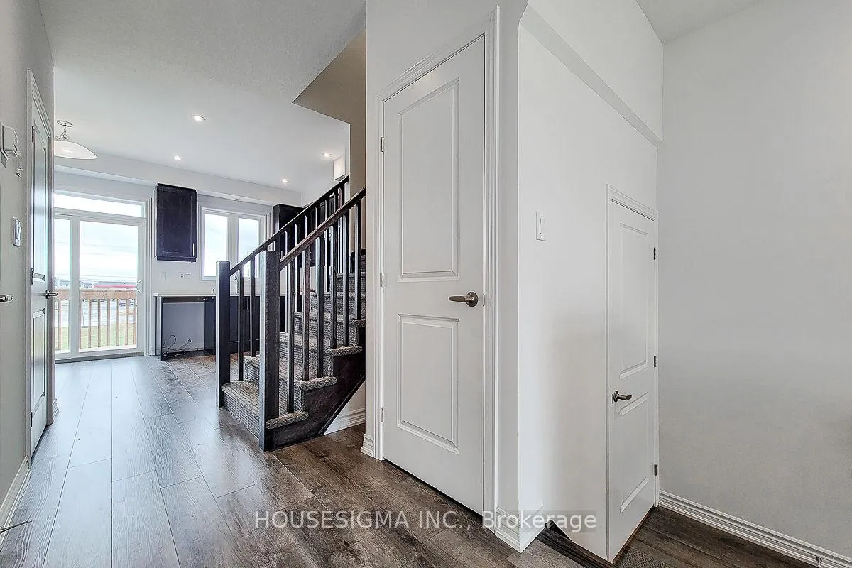 Photo 6 of Unit 33, 61 Soho Street, Hamilton, Stoney Creek Mountain — HOMEH