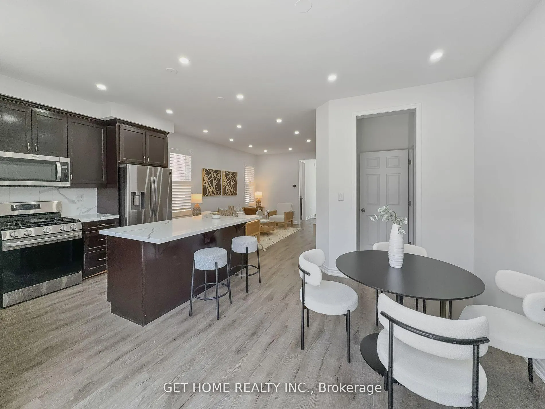 Photo 10 of Unit 82 ,Upper, 975 Whitlock Avenue N, Milton, Cobban — HOMEH