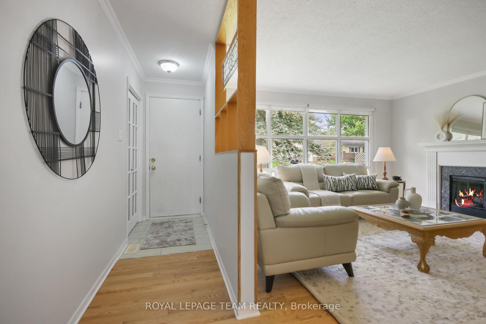 Photo 4 of 102 Oriole Avenue, Ottawa, Kanata - Glencairn/Hazeldean — HOMEH