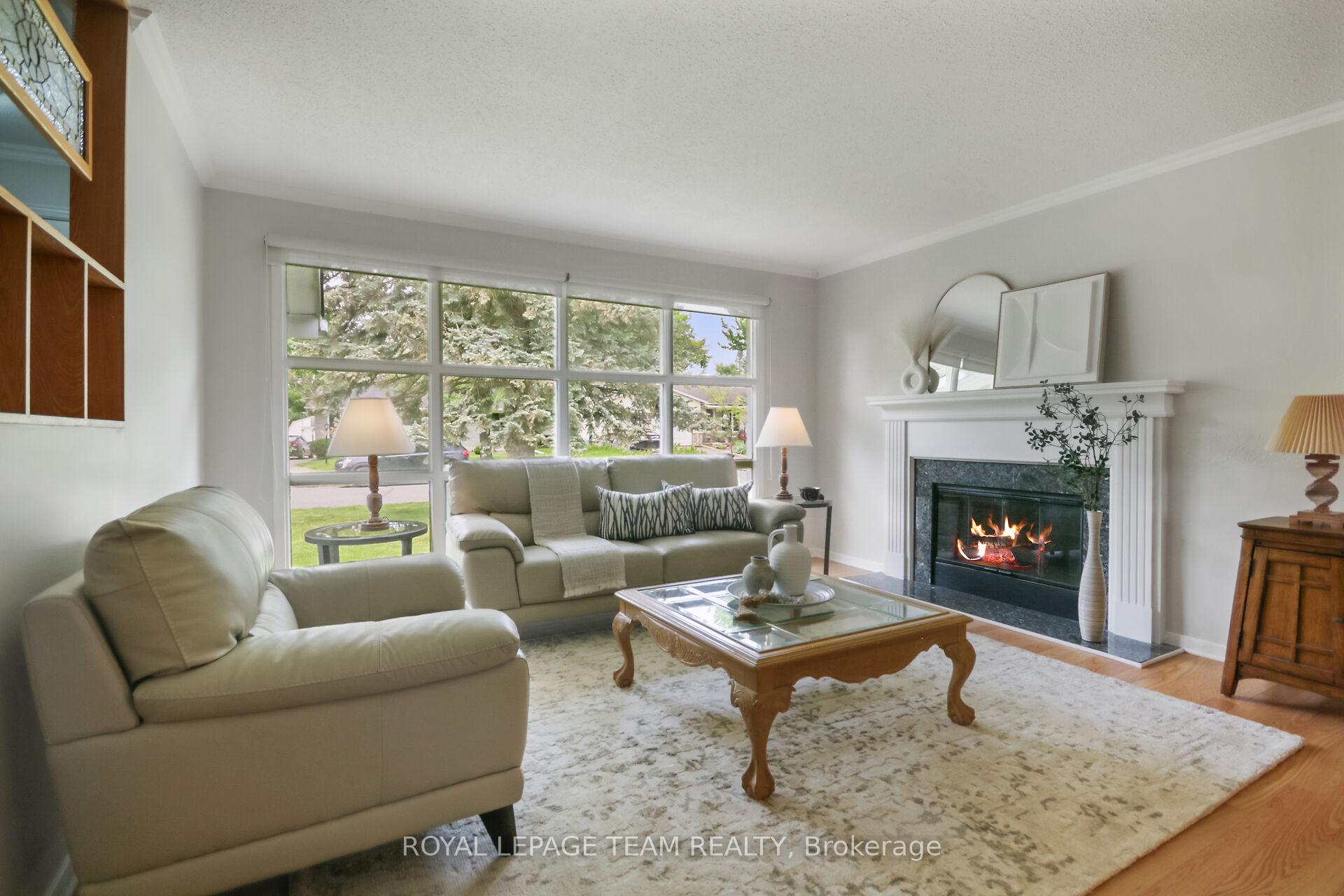 Photo 5 of 102 Oriole Avenue, Ottawa, Kanata - Glencairn/Hazeldean — HOMEH