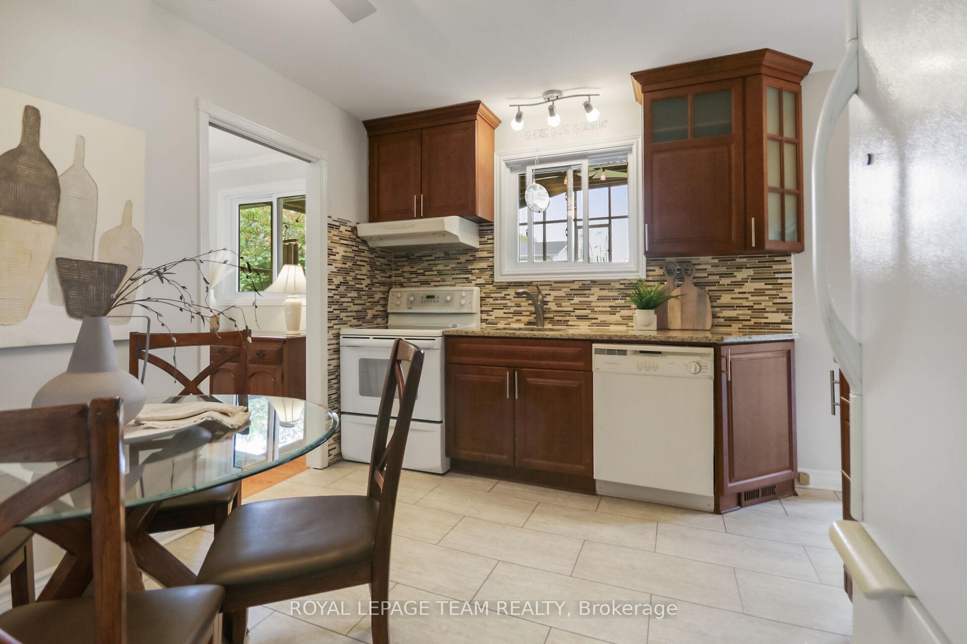 Photo 15 of 102 Oriole Avenue, Ottawa, Kanata - Glencairn/Hazeldean — HOMEH