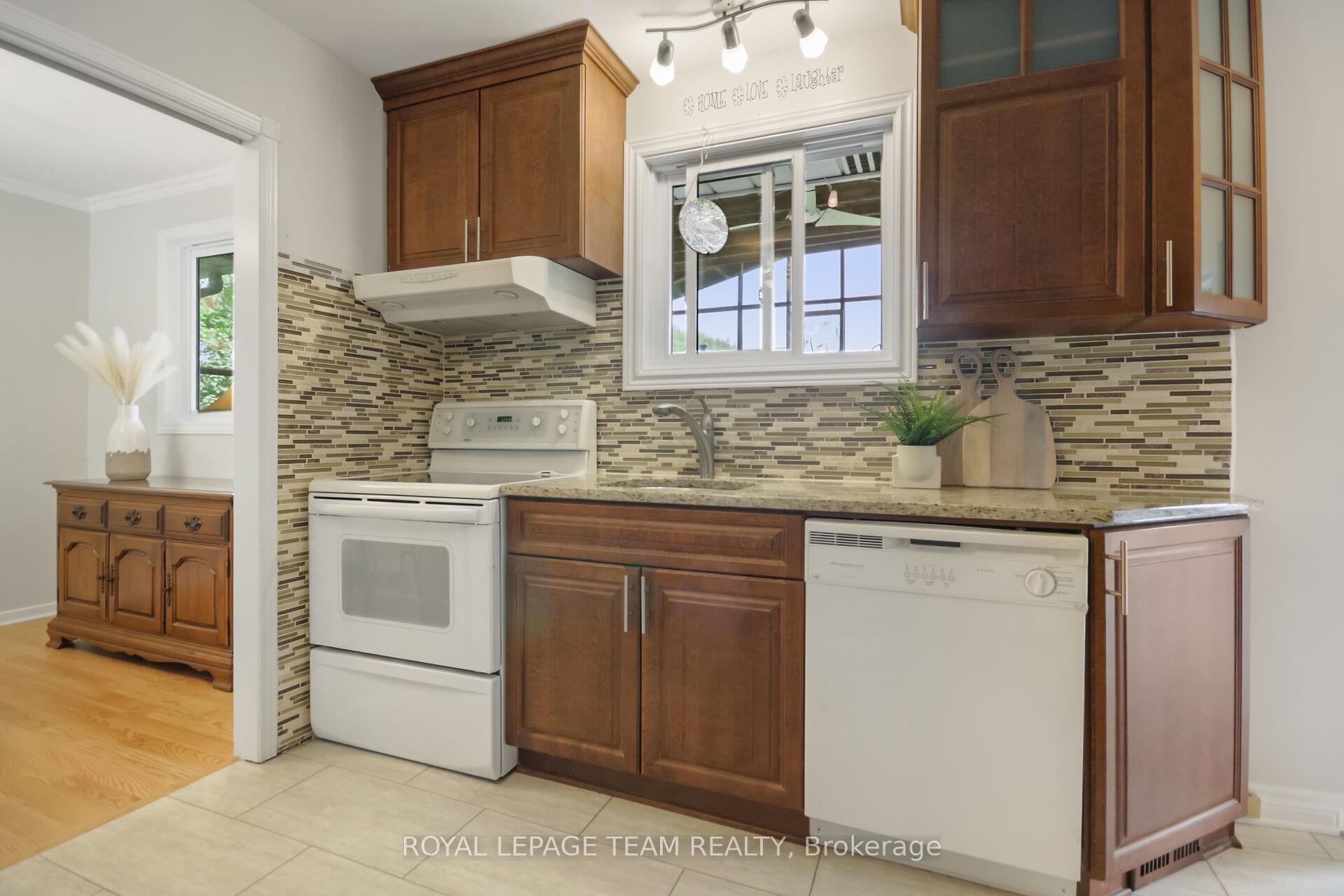 Photo 16 of 102 Oriole Avenue, Ottawa, Kanata - Glencairn/Hazeldean — HOMEH