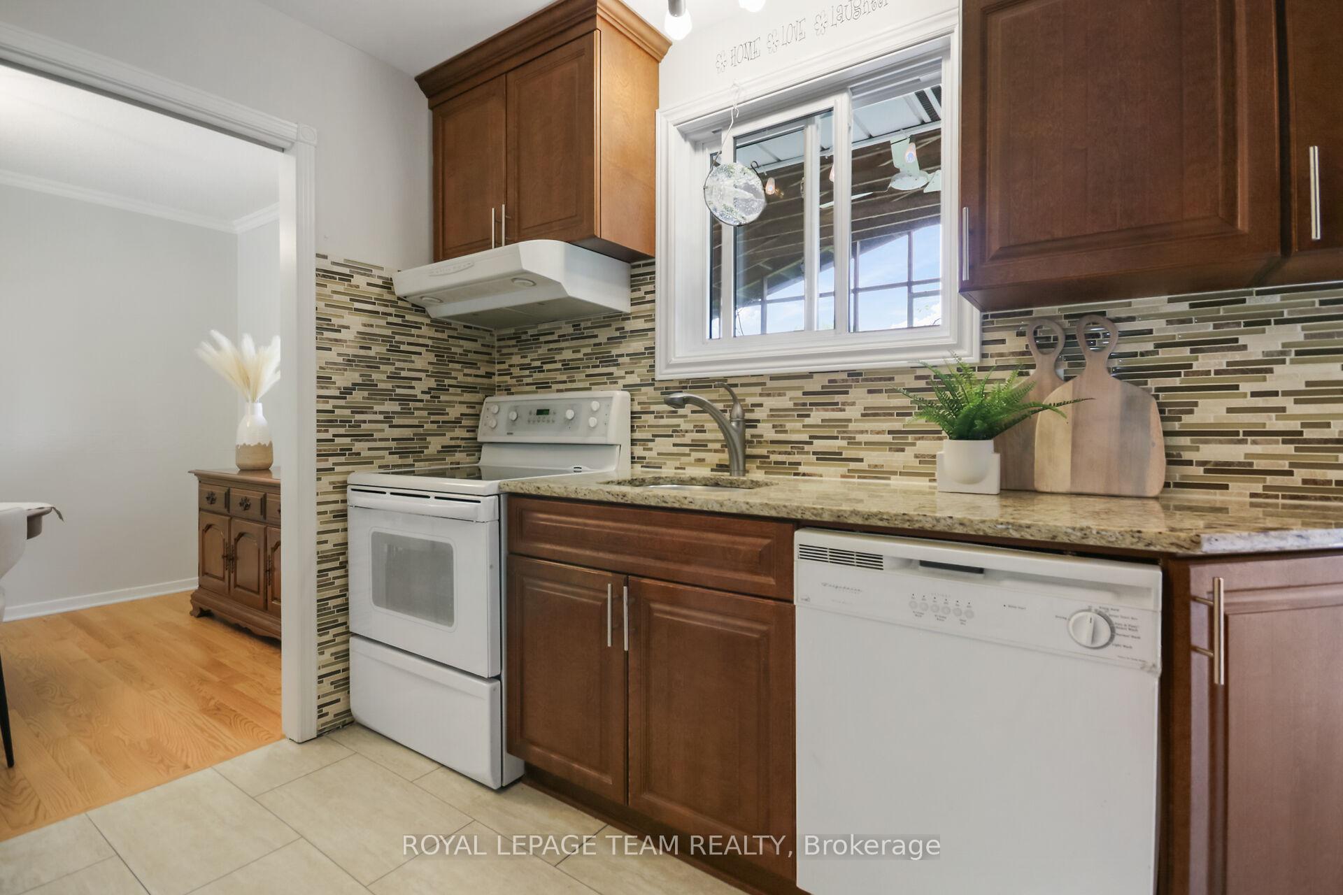Photo 17 of 102 Oriole Avenue, Ottawa, Kanata - Glencairn/Hazeldean — HOMEH