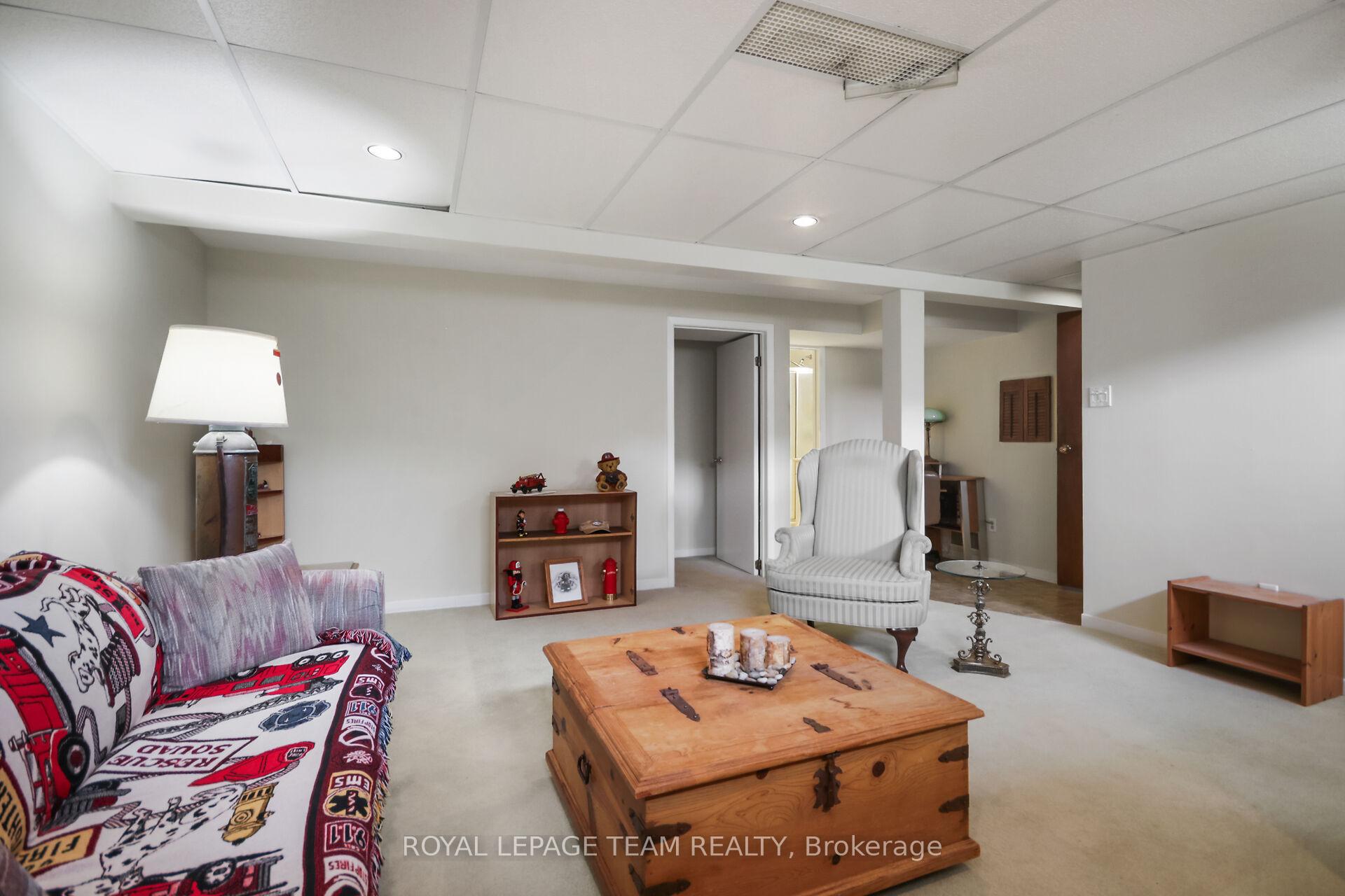 Photo 30 of 102 Oriole Avenue, Ottawa, Kanata - Glencairn/Hazeldean — HOMEH