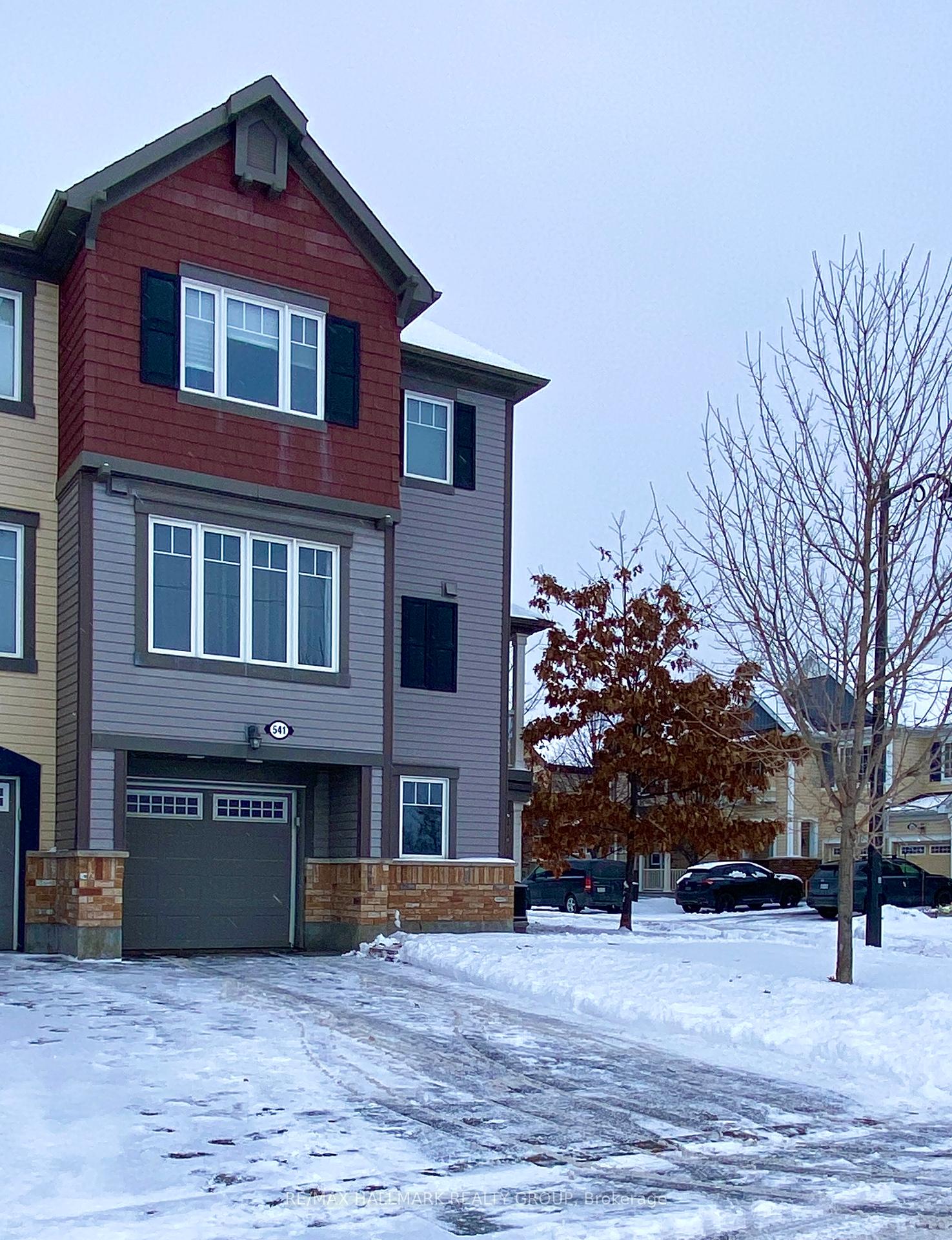 Photo 2 of 541 Meadowcreek Circle, Ottawa, Kanata - Emerald Meadows/Trailwest — HOMEH