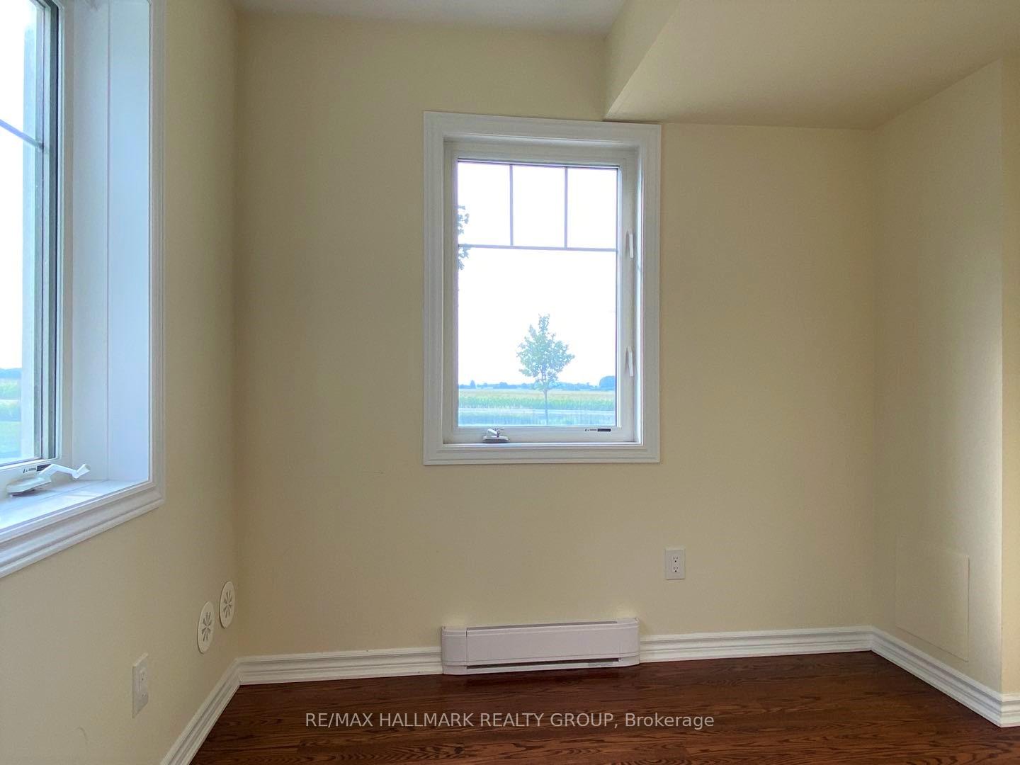 Photo 4 of 541 Meadowcreek Circle, Ottawa, Kanata - Emerald Meadows/Trailwest — HOMEH
