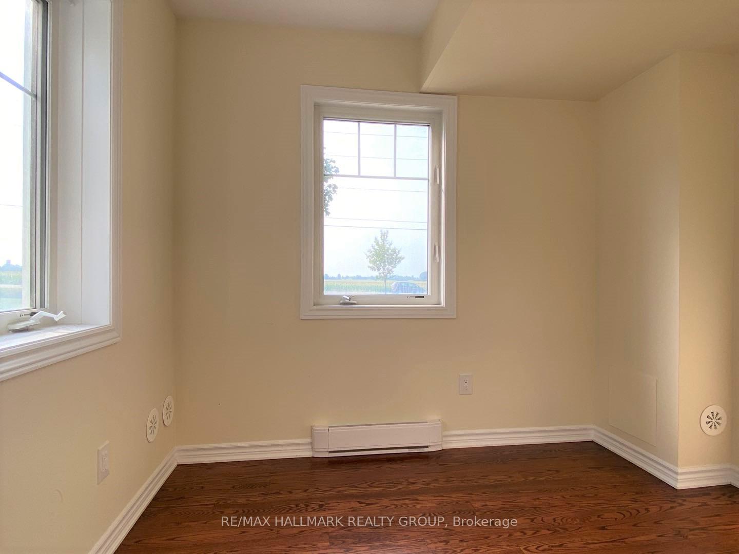 Photo 5 of 541 Meadowcreek Circle, Ottawa, Kanata - Emerald Meadows/Trailwest — HOMEH