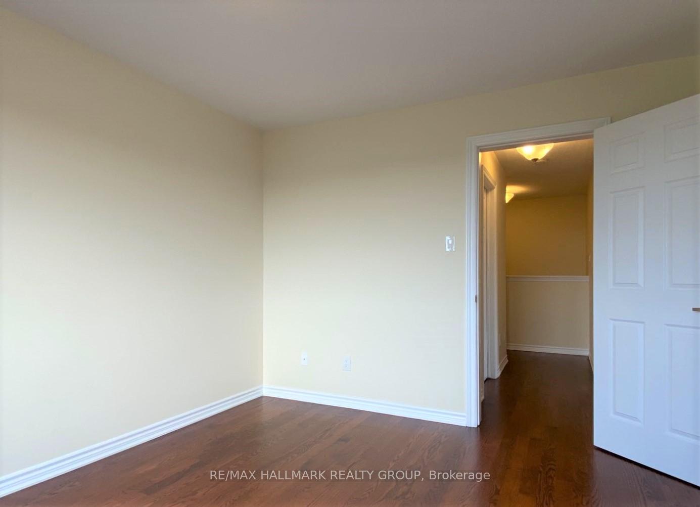 Photo 22 of 541 Meadowcreek Circle, Ottawa, Kanata - Emerald Meadows/Trailwest — HOMEH