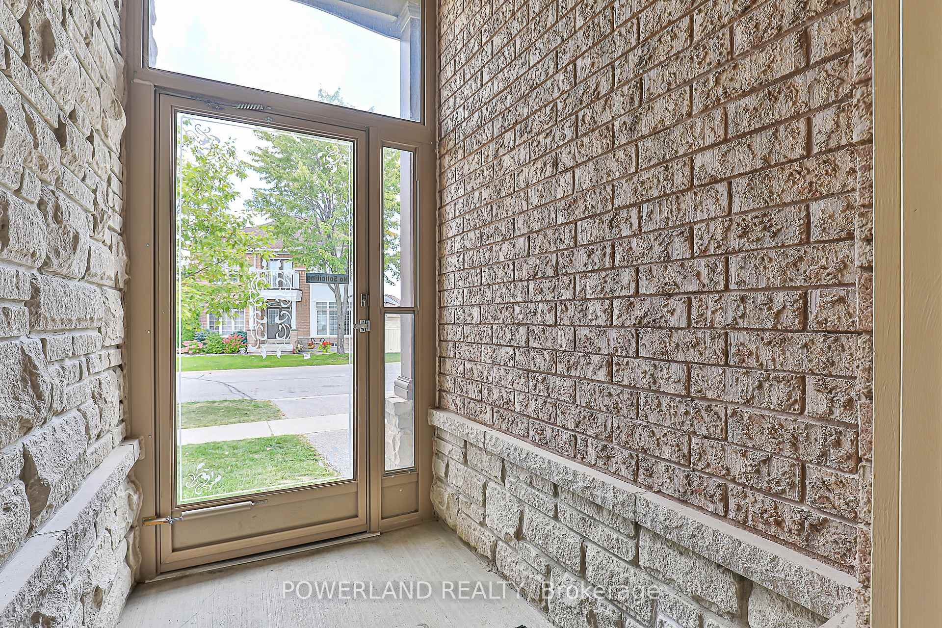 Photo 3 of 32 Ralph Chalmers Avenue, Markham, Wismer — HOMEH