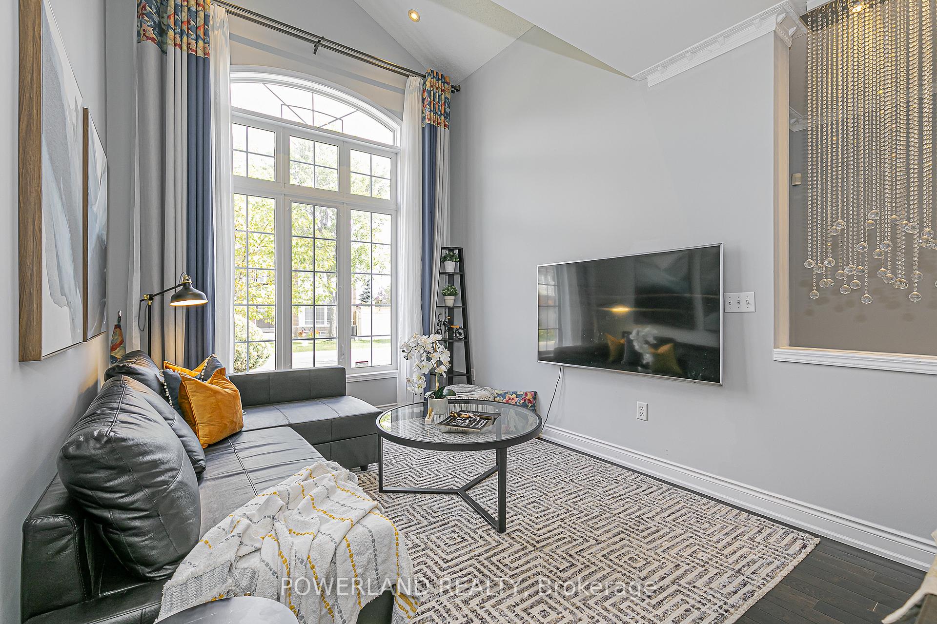 Photo 9 of 32 Ralph Chalmers Avenue, Markham, Wismer — HOMEH