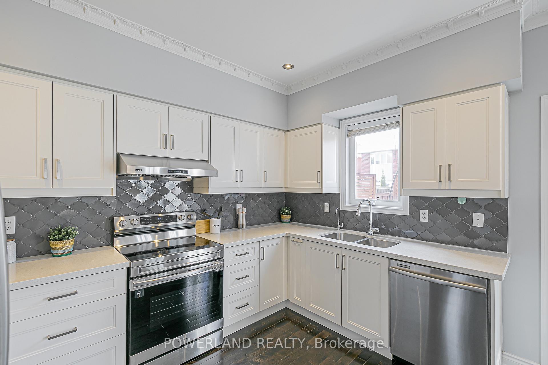 Photo 18 of 32 Ralph Chalmers Avenue, Markham, Wismer — HOMEH