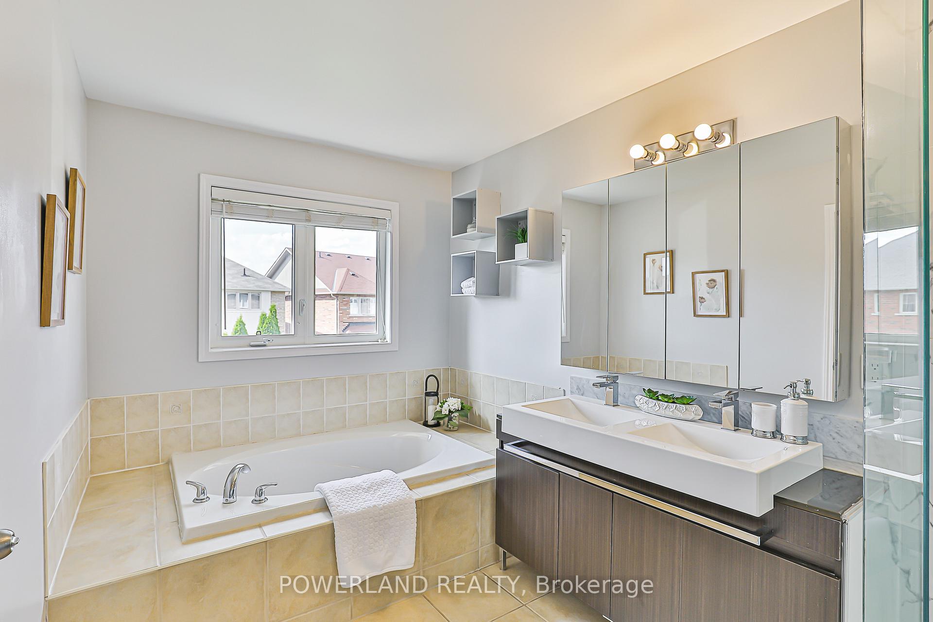 Photo 30 of 32 Ralph Chalmers Avenue, Markham, Wismer — HOMEH