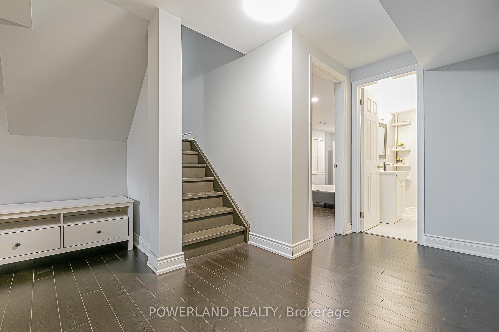 Photo 39 of 32 Ralph Chalmers Avenue, Markham, Wismer — HOMEH