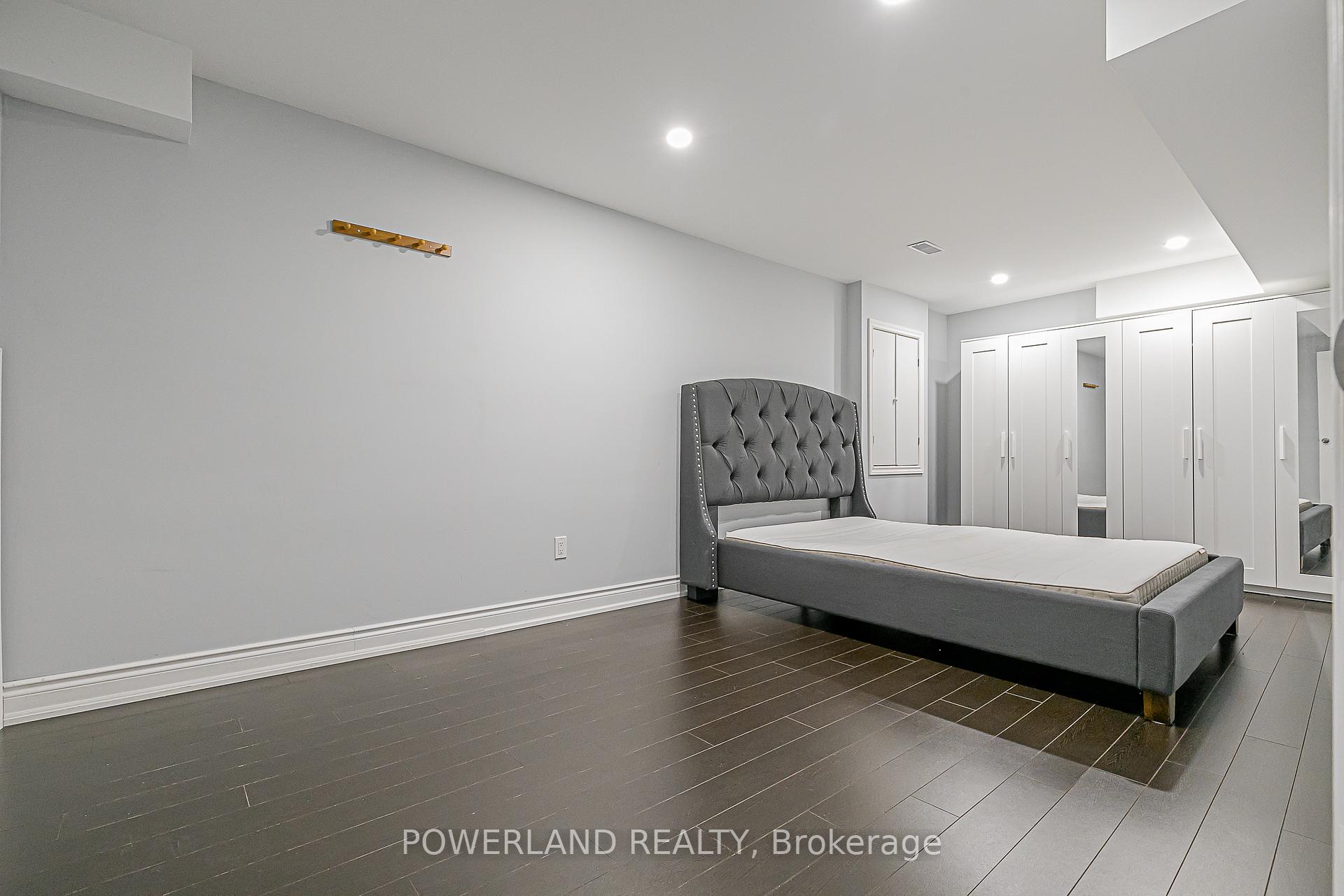 Photo 43 of 32 Ralph Chalmers Avenue, Markham, Wismer — HOMEH