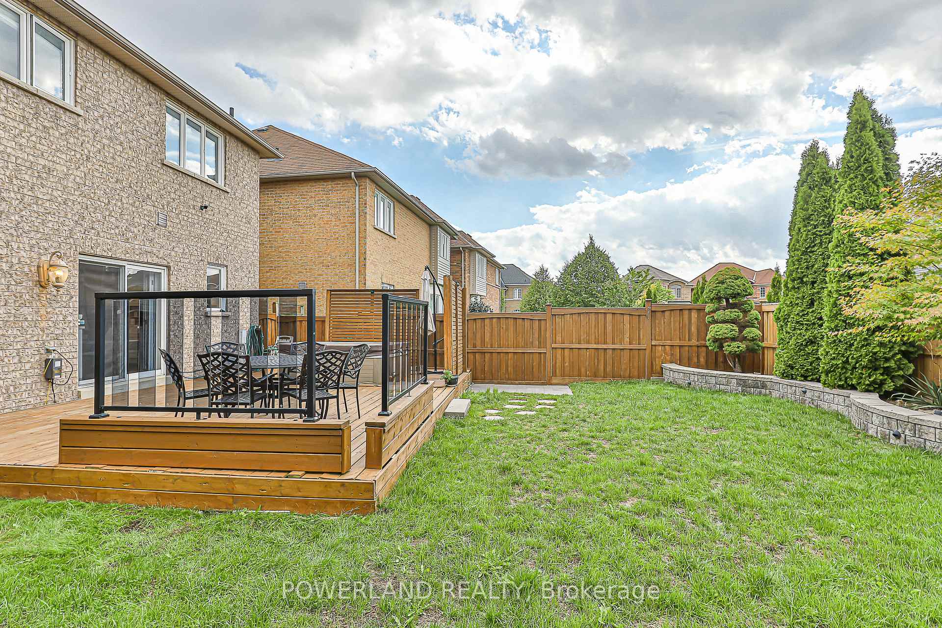 Photo 46 of 32 Ralph Chalmers Avenue, Markham, Wismer — HOMEH