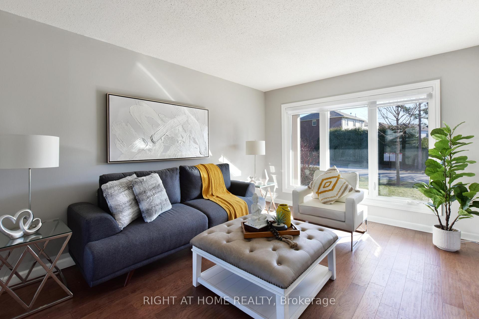 Photo 9 of 4 Balding Crescent, Ottawa, Kanata - Kanata Lakes/Heritage Hills — HOMEH