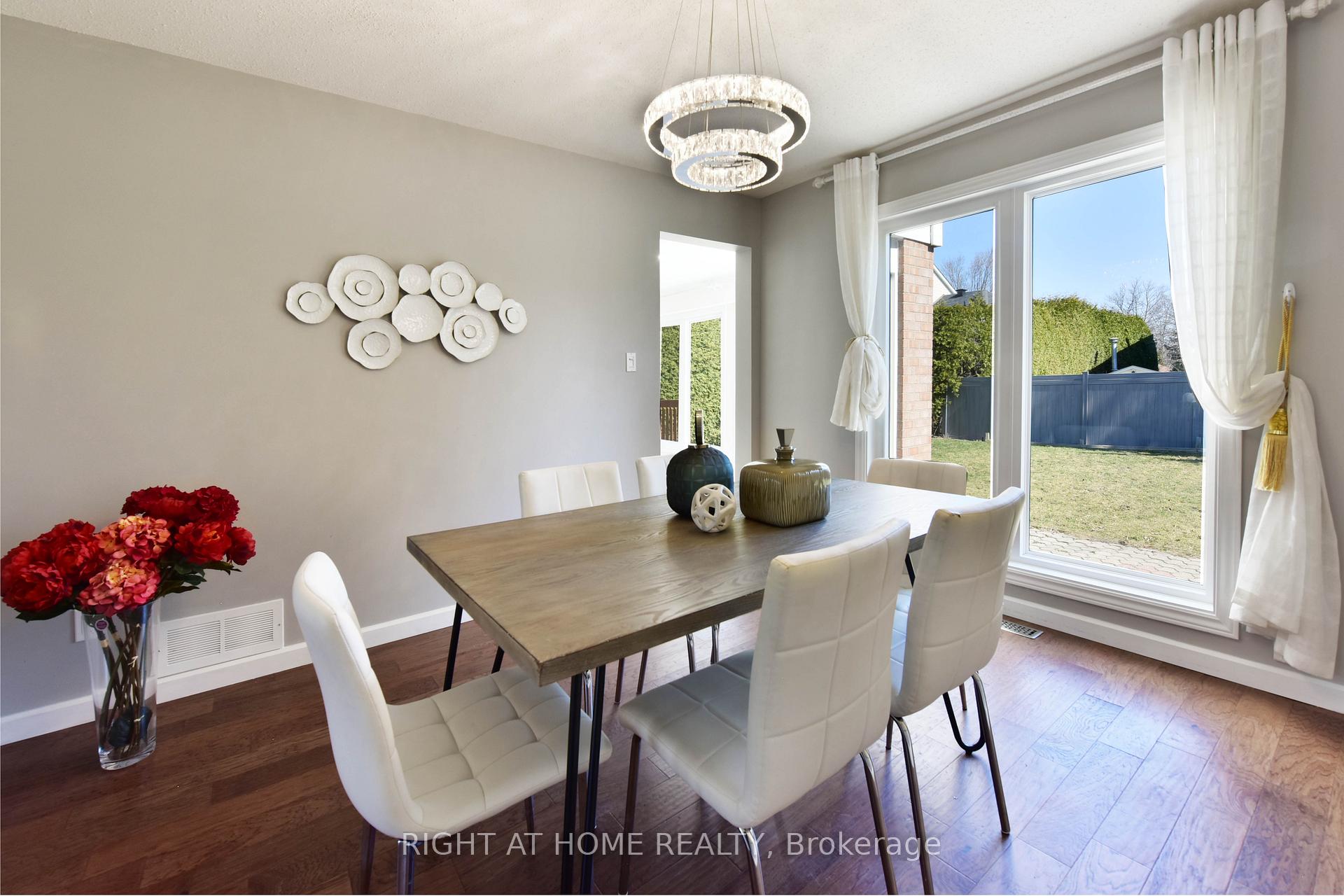 Photo 14 of 4 Balding Crescent, Ottawa, Kanata - Kanata Lakes/Heritage Hills — HOMEH