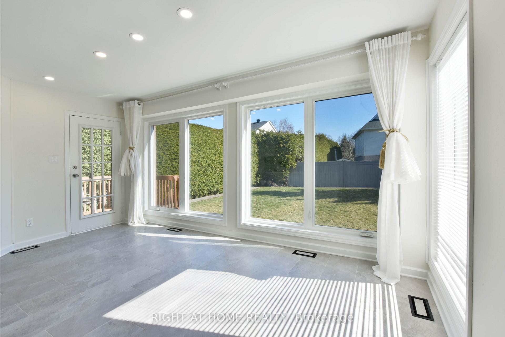 Photo 16 of 4 Balding Crescent, Ottawa, Kanata - Kanata Lakes/Heritage Hills — HOMEH
