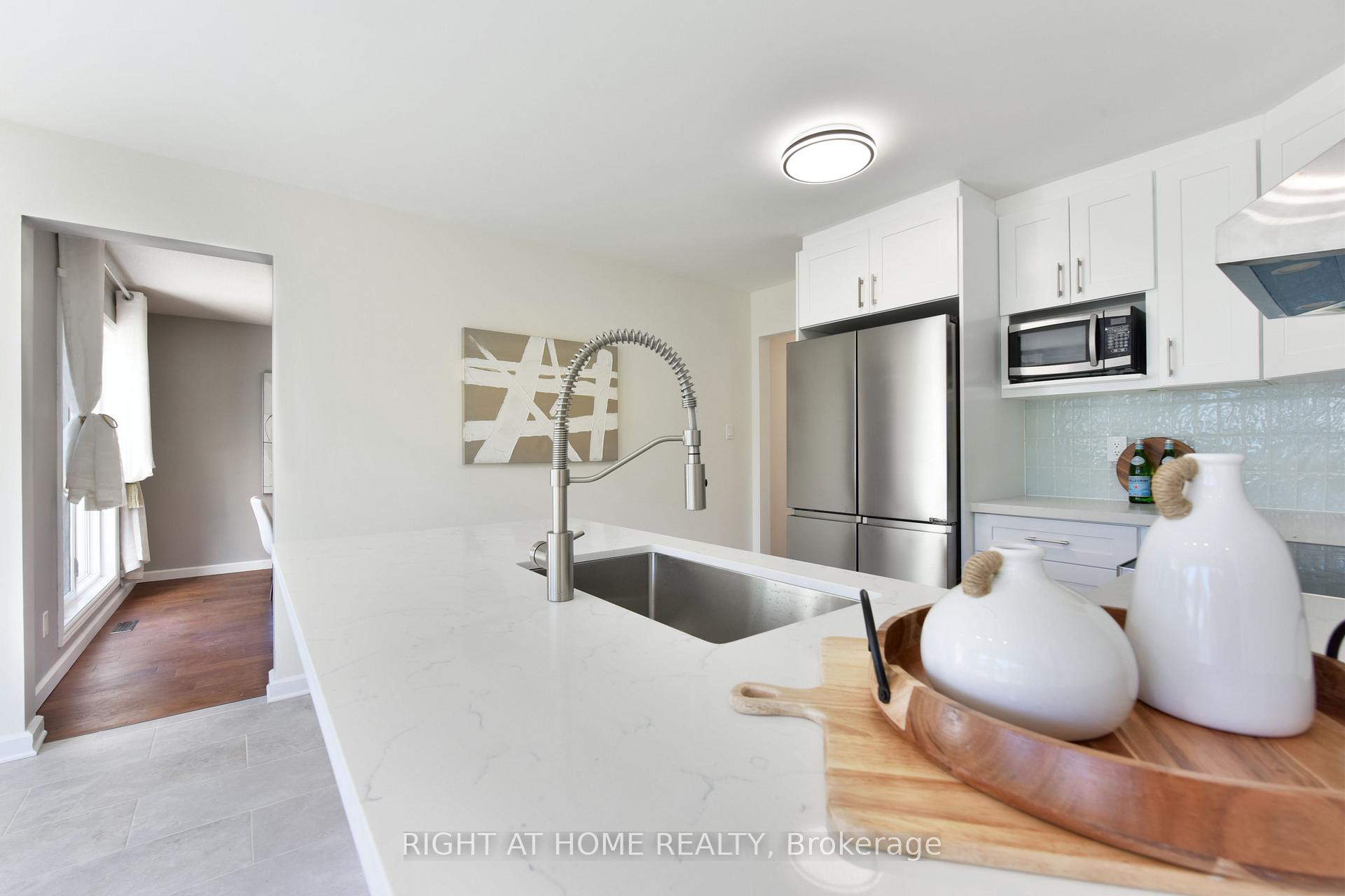 Photo 18 of 4 Balding Crescent, Ottawa, Kanata - Kanata Lakes/Heritage Hills — HOMEH